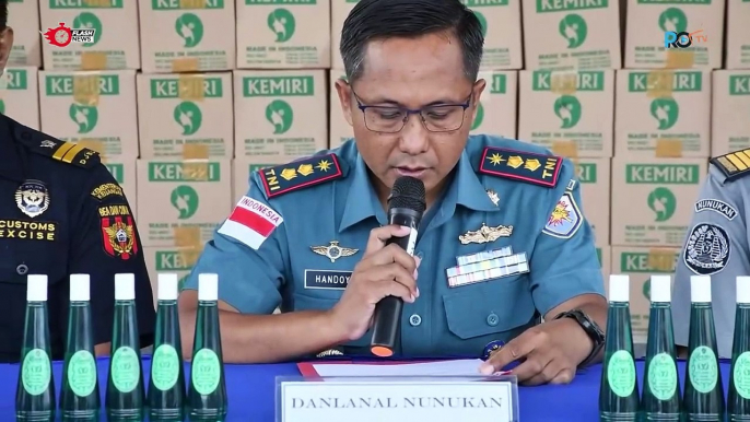 TNI AL BERHASIL GAGALKAN PENYELUNDUPAN MINYAK KEMIRI ILEGAL DI PERAIRAN SEBATIK INDONESIA