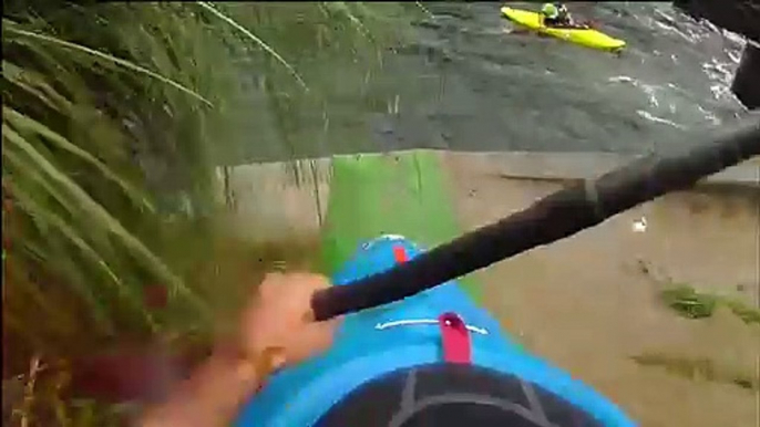 Un viaje en kayak con la Wearable Camcorder A100