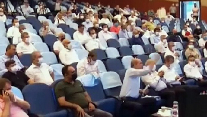 Vahap Seçer'den MHP'li isme gündem olan torpil eleştirisi: Ülkü ocakları, türkü ocakları diye parti elemanlarını belediyeye doldurmuşsunuz, yok öyle!Sn4