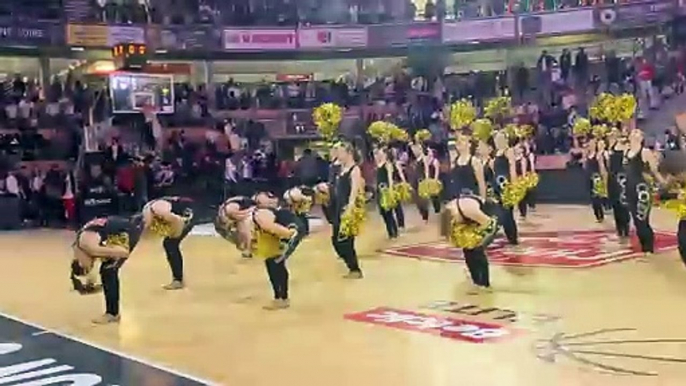 Show du Givry Starlett Club au Colisée au Basket