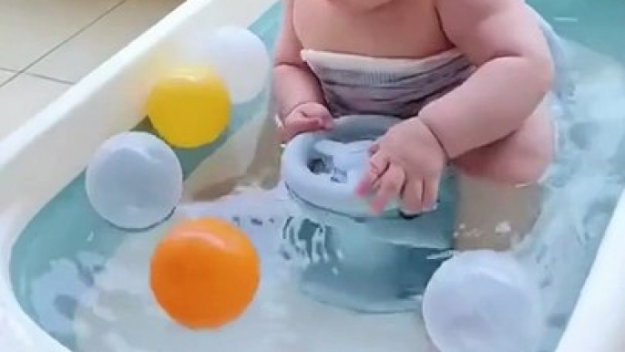 So cute Baby Bathing __ #cute #cutebaby #babyvideos #cutebabies #babyshorts