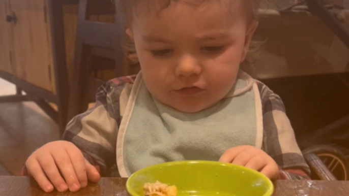 Nando's giggles: Mom's playful request sparks a laughter riot from toddler