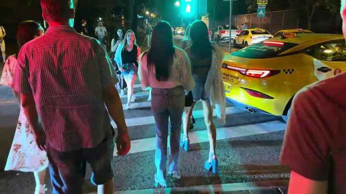 The Gaze Trap  Nightlife Moscow, Beautiful Russian Girls, Walk City Tour 4K HDR