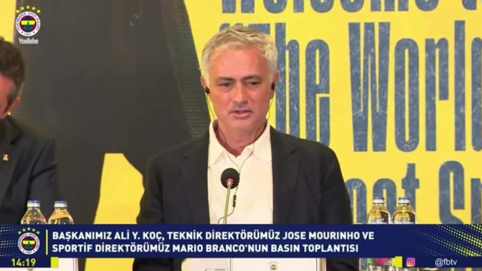 Mourinho, prime parole da allenatore del Fenerbahce: "Non mi interessano i giocatori della Roma"