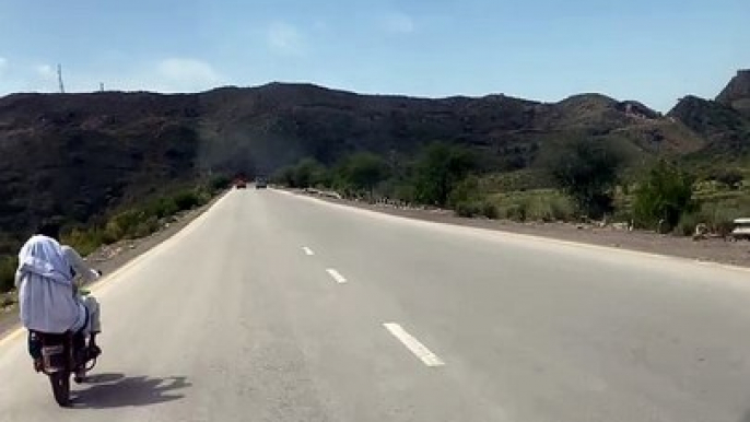 Karak Road #karak #malakintezar #vlog #vlogger #vlogs #vlogging #vlogvideo #kpkbeauty #tranding