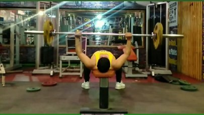 ❌ BARBELL BENCH PRESS ✔️  How can I get Bigger CHEST?  #heermlgangaputra #naturalbodybuilding #gym #fitness #workout #exercise #viral #trending