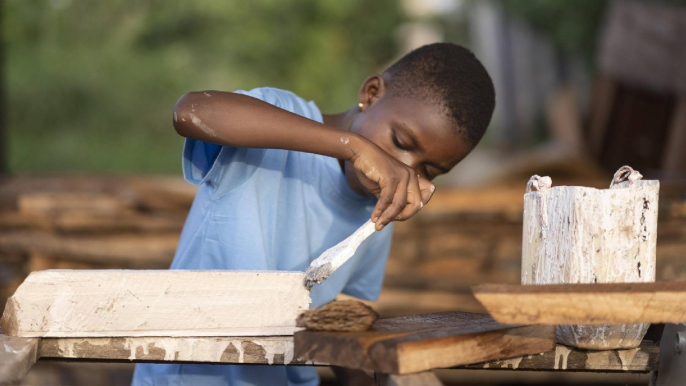 Por trabajo infantil, más de 300.000 niños en Colombia han abandonado sus estudios