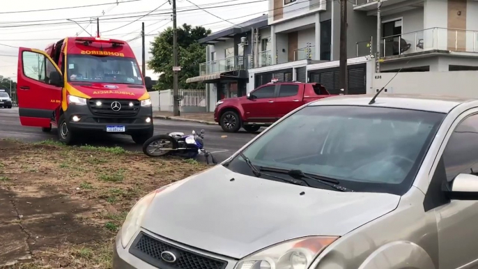 Motociclista é socorrido pelo Siate após acidente no Maria Luiza