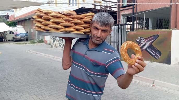 Engelli maaşıyla yaşam mücadelesi veriyor: Sürekli simit yiyorum çocuklarda simit yiyor