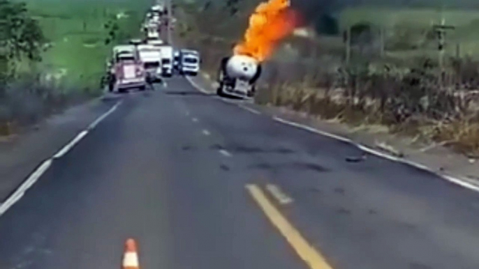 Caminhão-tanque explode no Pará e deixa equipe do SBT ferida
