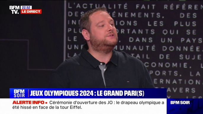 JO 2024: La performance de l'artiste Philippe Katerine en Dionysos, dieu du vin et de la fête, interprétant son titre "Nu"