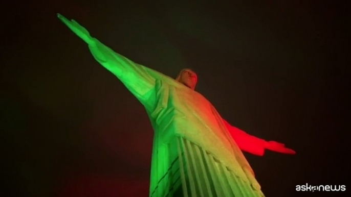 Cristo Redentore di Rio illuminato dai colori della bandiera italiana