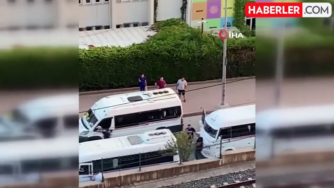 Adana'da dolmuşçular arasında kavga çıktı, polis havaya ateş açarak ayırdı