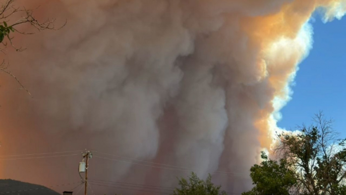 VIDEO: Terrifying pyro clouds and glimpse of destruction caused by Borel Fire