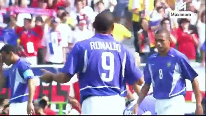 David Beckham will never forget this humiliating performance by Ronaldinho