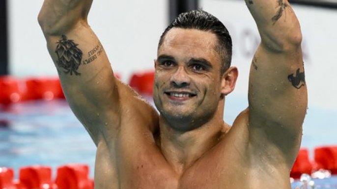 Florent Manaudou fait une apparition remarquée avec sa nouvelle compagne