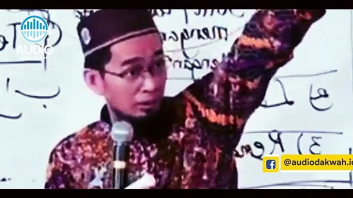 2 ALASAN Kenapa Anda Harus Punya MIHRAB di Rumah - Ustadz Adi Hidayat LC MA