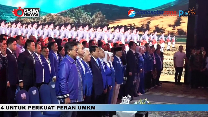 Berdasi Biru, Prabowo Hadiri Penutupan Kongres ke-6 PAN