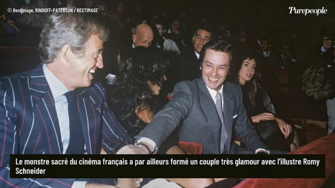 "J'avais 20 ans, et toi presque 50" : Anne Parillaud réagit à la disparition d'Alain Delon, son "premier amour"