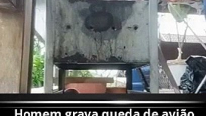 Homem grava queda de avião da VoePass em Vinhedo/SP enquanto limpava churrasqueira