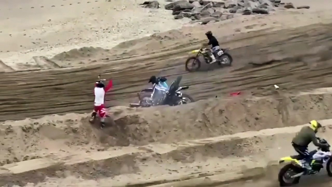 Impactante accidente de motos en el Enduro de Mar del Plata