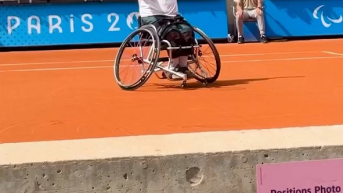 La joie de Donald Ramphadi et Lucas Sithole médailles de bronze au tennis fauteuil #tennisfauteuil #paralympics #paris2024 #paralympic #southafrica