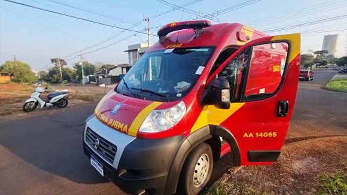 Motociclista é socorrida pelo Siate após sofrer queda no bairro Coqueiral