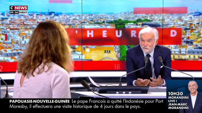 Avec émotion, Pascal Praud annonce le départ de CNews de la journaliste police-justice Noémie Schulz: "Vous allez me manquer et vous allez nous manquer" - Regardez