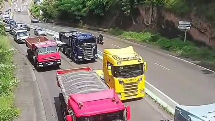 [MARTINIQUE] Opération molokoy sur la RN2 - 10h30 Schoelcher au niveau du pont du campus direction Fort de France