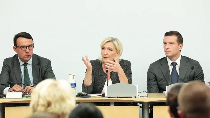 Marine Le Pen a appelé cet après-midi, devant les parlementaires du Rassemblement national à une dissolution en 2025, estimant "que la situation politique ne pourra pas durer"