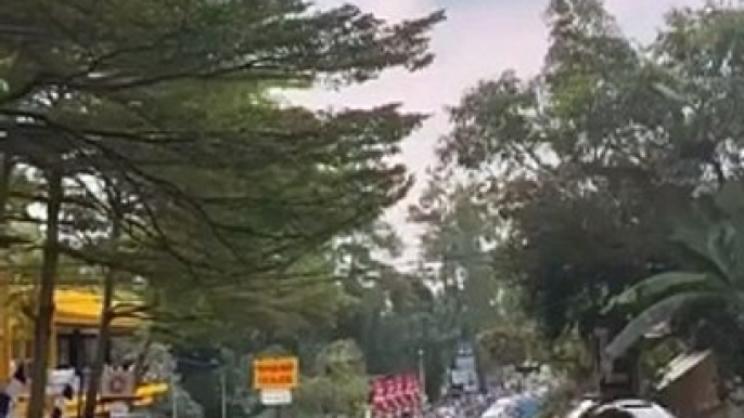 Puncak Bogor Macet Parah Hingga Siang Hari ini ,