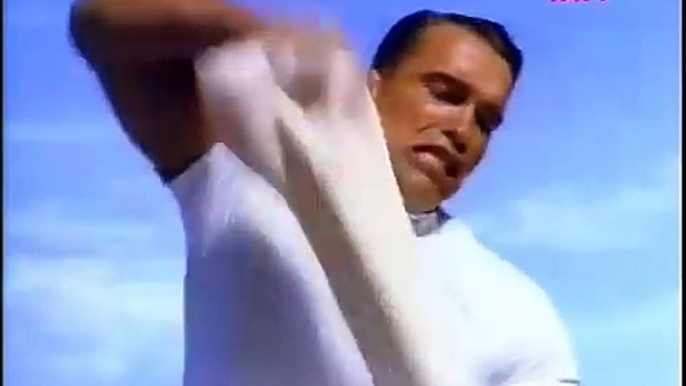 Arnold Schwarzenegger Nissin Cup Noodle commercial (1991, Japan)