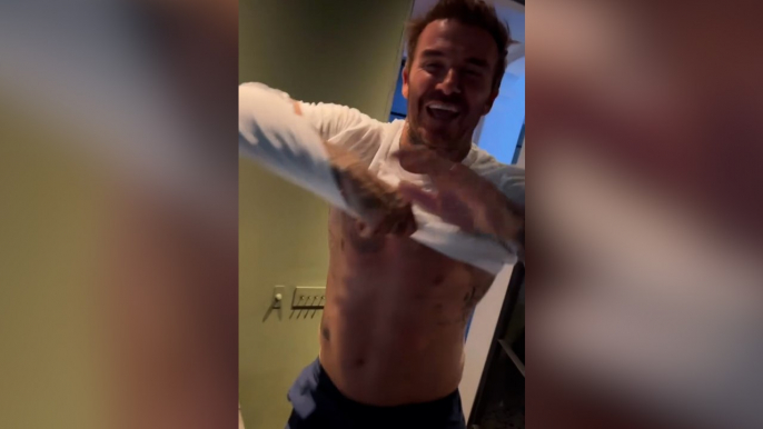 David Beckham revoluciona las redes con su rutina de fuerza sin camiseta