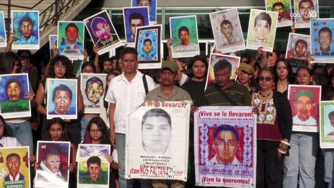 Ayotzinapa: 10 años sin respuestas y sin justicia; padres de normalistas exigen resultados a Sheinbaum