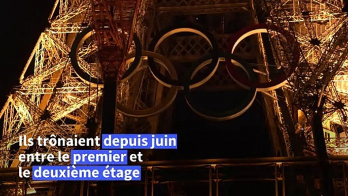 Les anneaux olympiques sont retirés de la Tour Eiffel