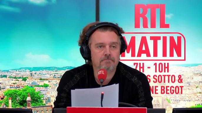 "C'est historique : le Pape de l'Église catholique qui vient enfin sur les terres de l'archange de l'humour, comme me surnomme la presse belge !"