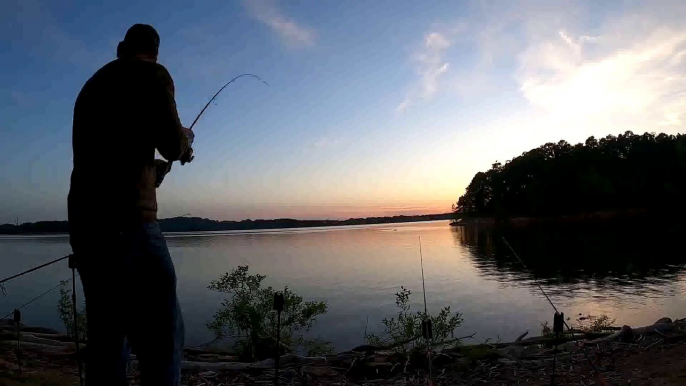 3 Days Camping Catch & Cook - Bank Fishing for Catfish Exploring New Water