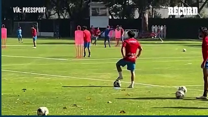 CHICHARITO regresa a los ENTRENAMIENTOS con CHIVAS