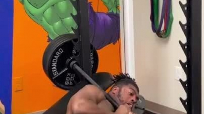 Guy Gets Stuck While Benchpressing