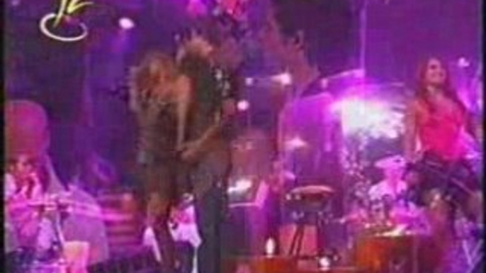 RBD - Nuestro amor (CONFESIONES EN CONCIERTO)