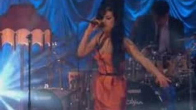 Amy Winehouse - Tears Dry On Their Own (Live BBC