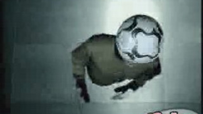 Nike Football - Soccer Tricks- ronaldinho..