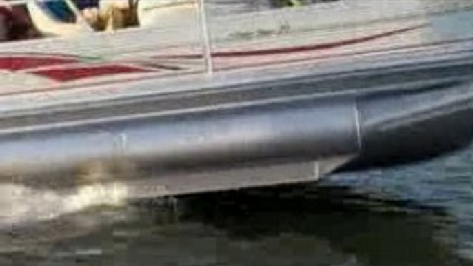 Sun Tracker High Performance Pontoon Boats