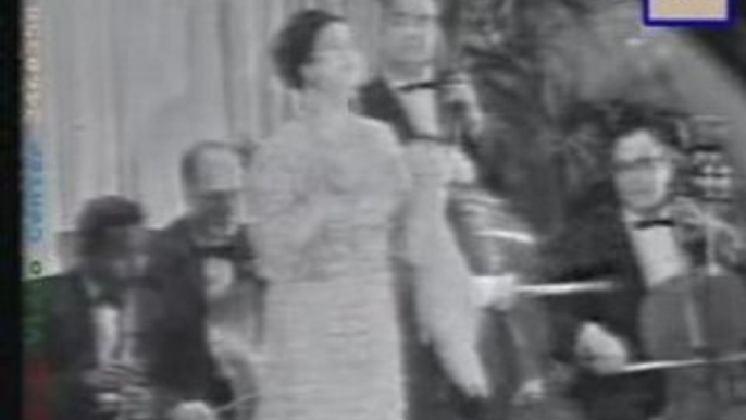 Oum Kalthoum  (part 6)ام كلثوم - بعيد عنك