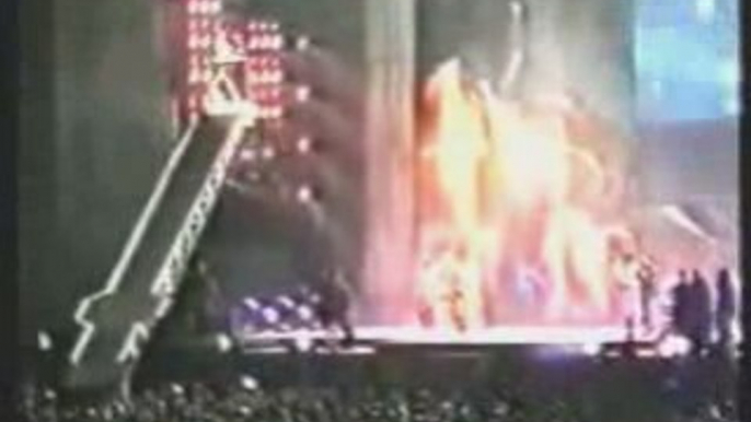 Michael Jackson - Earth Song (Cologne 1997)