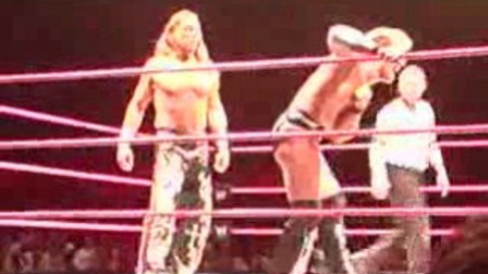 RAW Bercy 27/09/08 HBK & CM Punk vs Y2J & Lance Cade 3