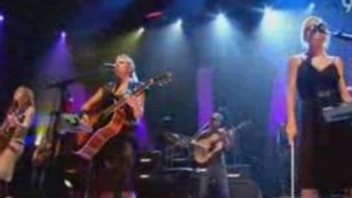 Dixie Chicks - Taking The Long Way (Live Jools Holland 2006)