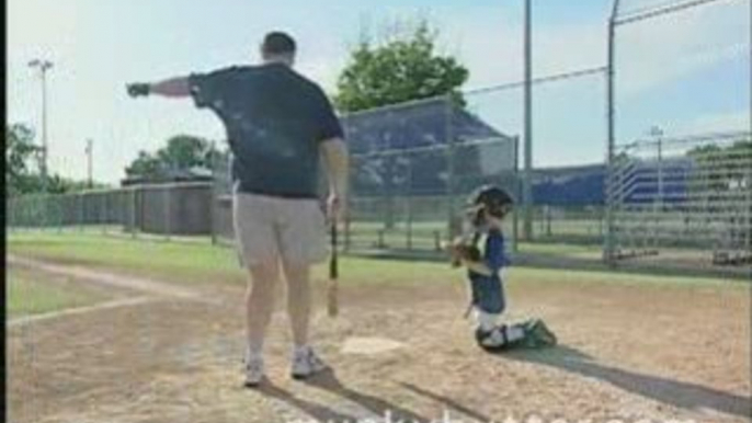 Enfant catcher au baseball