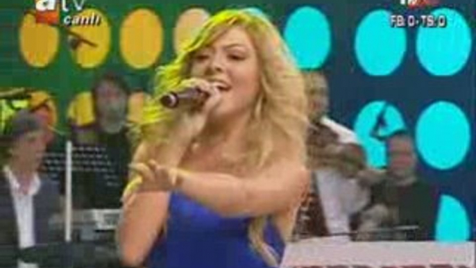 Hadise- Living In Dreams Düm Tek Tek Perf .IBo  Show .Yeni